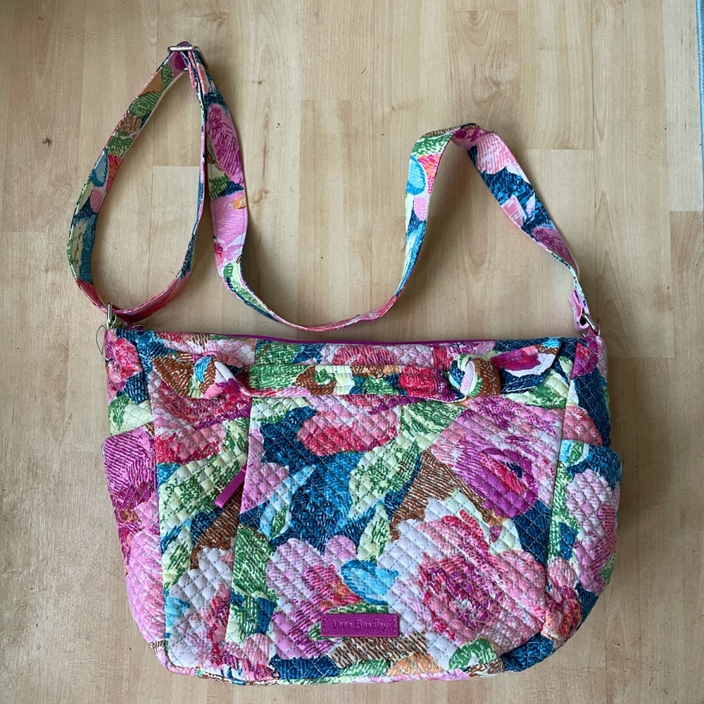 Vera Bradley Hadley on the go in Super Bloom